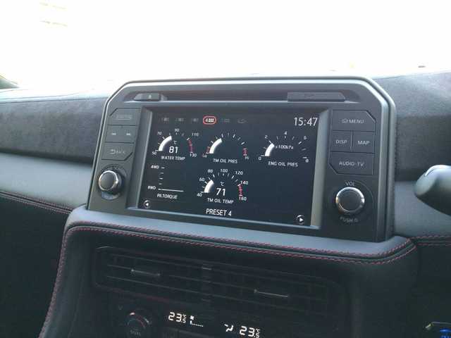 日産 ＧＴ－Ｒ ニスモ 静岡県 2016(平28)年 3.1万km アルティメイトメタルシルバー 2016Yモデル/NISMOスポーツリセッティング/純正コネクトナビ/フルセグテレビ/Bluetooth/AUX・USB・iPod/BOSEサウンドシステム/RECAROハーフレザー/ビルシュタイン製サスペンション/RAYZ製20インチアルミ/ADVAN NEOVA(AD09)/ブレンボ製キャリパー/クルーズコントロール/パドルシフト/ドライブレコーダー/スマートキー/フロアマット/ETC/新車保証書/取扱説明書/スポリセ保証書