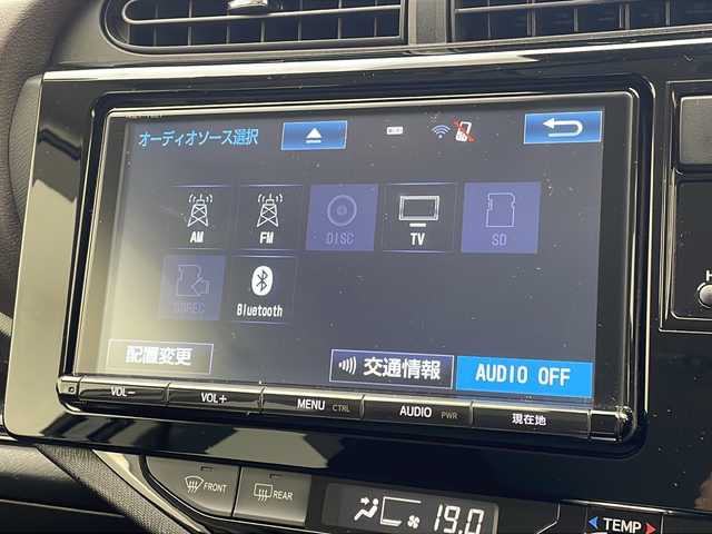 トヨタ アクア G 沖縄県 2016(平28)年 6.8万km ライムホワイトパールクリスタルシャイン 純正ナビ（NSZT-Y66T）/（フルセグＴＶ　ＤＶＤ　ＣＤ　ＳＤ　Ｂｌｕｅｔｏｏｔｈ）/バッククカメラ/ＥＴＣ/トヨタセーフティセンス/・衝突被害軽減ブレーキ (プリクラッシュセーフティ)																																																												/・車線はみ出しアラート (レーンディパーチャーアラート)																									/・自動ハイビーム (オートマチックハイビーム)																									/クルーズコントロール/モデリスタエアロ　/モデリスタ１５インチアルミホイール/LEDヘッドライト/オートライト/スマートキー/プッシュスタート/保証書