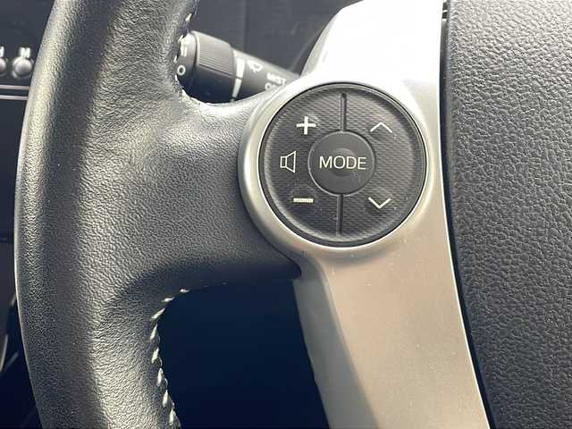 トヨタ アクア G 沖縄県 2016(平28)年 6.8万km ライムホワイトパールクリスタルシャイン 純正ナビ（NSZT-Y66T）/（フルセグＴＶ　ＤＶＤ　ＣＤ　ＳＤ　Ｂｌｕｅｔｏｏｔｈ）/バッククカメラ/ＥＴＣ/トヨタセーフティセンス/・衝突被害軽減ブレーキ (プリクラッシュセーフティ)																																																												/・車線はみ出しアラート (レーンディパーチャーアラート)																									/・自動ハイビーム (オートマチックハイビーム)																									/クルーズコントロール/モデリスタエアロ　/モデリスタ１５インチアルミホイール/LEDヘッドライト/オートライト/スマートキー/プッシュスタート/保証書