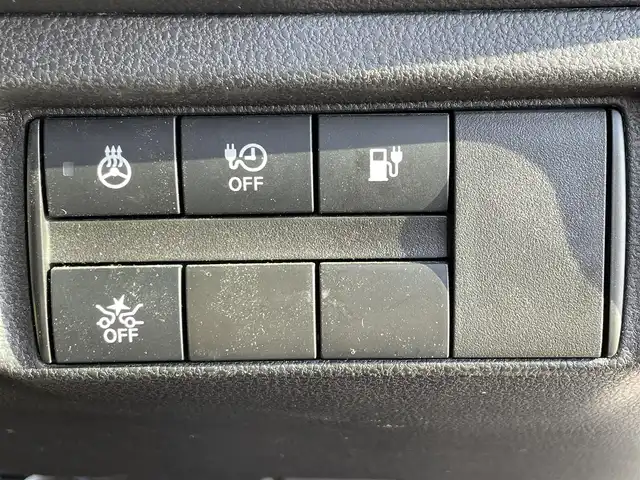 日産 リーフ X Vセレクション 滋賀県 2021(令3)年 5.5万km ブリリアントホワイトパール/スーパーブラック 2トーン 純正メモリナビ/・AM/FM/・USB/HDMI/・AppleCarPlay/・Bluetooth/・フルセグTV/アラウンドビューモニター/ステアリングスイッチ/革巻きステアリング/ステアリングヒーター/デジタルインナーミラー/ビルトインETC/前後ドライブレコーダー/プロパイロット/エマージェンシーブレーキ/車線逸脱警報/車線逸脱防止システム/後側方車両検知警報/後側方衝突防止支援システム/移動物検知/クロストラフィックアラート/ふらつき警報/コーナリングスタビリティアシスト/パーキングソナー/オートマチックヘッドライト/LEDヘッドライト/オートハイビーム/自動格納ミラー/充電ケーブル