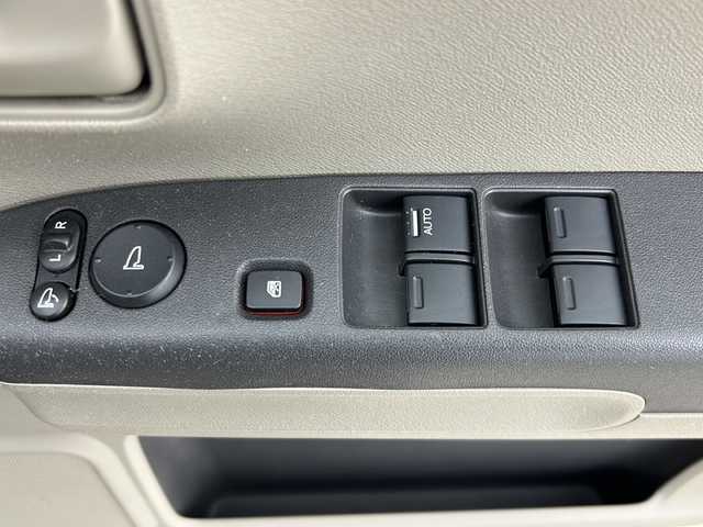 ホンダ ライフ G 秋田県 2012(平24)年 8.3万km ナイトホークブラックパール 4WD/社外メモリナビ（AM/FM/AUX）/ETC/電動格納ドアミラー/ドアミラーヒーター/ヘッドライトレベライザー/純正フロアマット/リモコンキー/Wエアバッグ/ABS