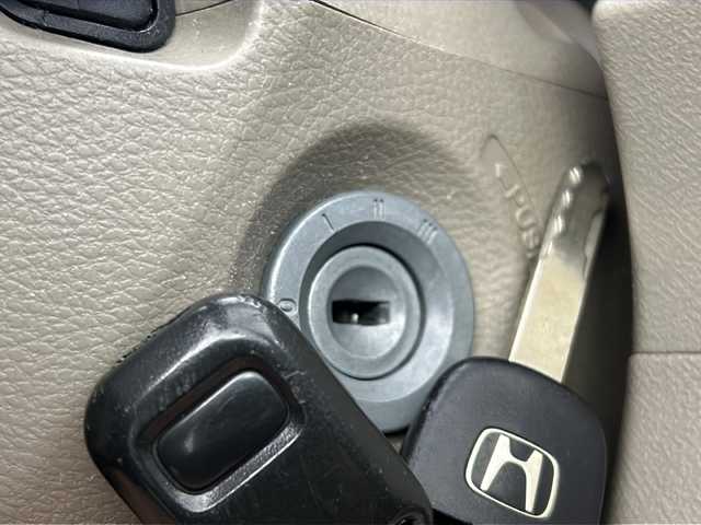 ホンダ ライフ G 秋田県 2012(平24)年 8.3万km ナイトホークブラックパール 4WD/社外メモリナビ（AM/FM/AUX）/ETC/電動格納ドアミラー/ドアミラーヒーター/ヘッドライトレベライザー/純正フロアマット/リモコンキー/Wエアバッグ/ABS
