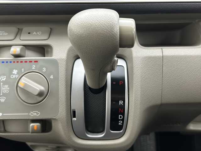 ホンダ ライフ G 秋田県 2012(平24)年 8.3万km ナイトホークブラックパール 4WD/社外メモリナビ（AM/FM/AUX）/ETC/電動格納ドアミラー/ドアミラーヒーター/ヘッドライトレベライザー/純正フロアマット/リモコンキー/Wエアバッグ/ABS