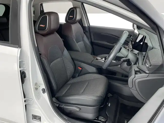 日産 オーラ G 愛知県 2022(令4)年 2.7万km ピュアホワイトパール / スーパーブラック 2トーン 純正９型ディスプレイ　ＢＯＳＥ　禁煙車　スマートルームミラー　プロパイロット　全方位カメラ　ＢＳＭ　フルセグ　ＨＤＭＩ　カープレイ　ＥＴＣ２．０　純正ドラレコ　ハーフレザー　衝突軽減　ワイヤレス充電　ＬＥＤライト　コーナーセンサー　オートハイビーム　ツートンカラー　純正フロアマット