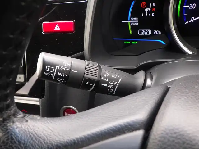 ホンダ フィット ハイブリット L ホンダセンシング 千葉県 2017(平29)年 5.2万km プレミアムホワイトパールⅡ CTBA（シティブレーキアクティブシステム）　/純正メモリーナビ/地デジTV/【DVD/CD再生機能　Bluetooth接続】/バックカメラ/ハーフレザーシート/革巻きステアリング/ETC/LEDヘッドライト/ウインカーミラー/サイド/カーテンエアバッグ/Honda スマートキー