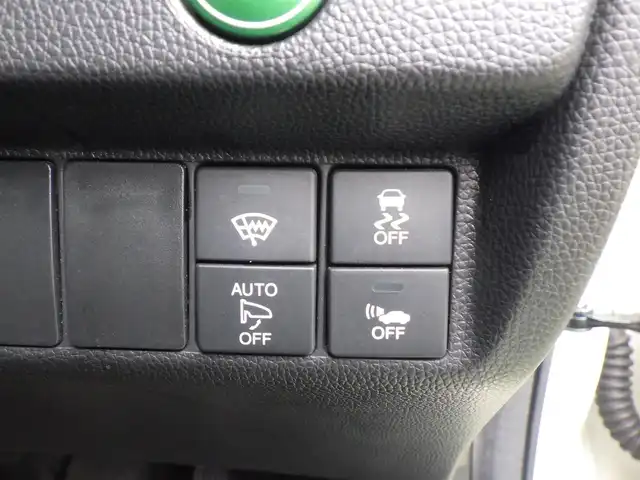 ホンダ フィット ハイブリット L ホンダセンシング 千葉県 2017(平29)年 5.2万km プレミアムホワイトパールⅡ CTBA（シティブレーキアクティブシステム）　/純正メモリーナビ/地デジTV/【DVD/CD再生機能　Bluetooth接続】/バックカメラ/ハーフレザーシート/革巻きステアリング/ETC/LEDヘッドライト/ウインカーミラー/サイド/カーテンエアバッグ/Honda スマートキー