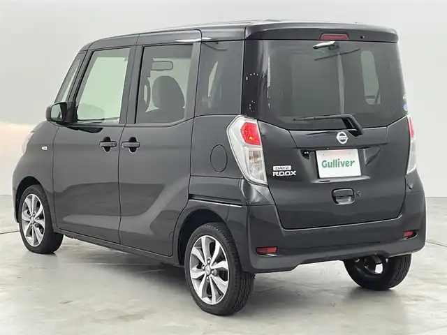 日産 デイズ ルークス X 福岡県 2017(平29)年 3.1万km ブラック 純正ナビ（ＢＴ，フルセグＴＶ）　/全方位カメラ　/ＥＴＣ　/前方ドライブレコーダー　/エマージェンシーブレーキ　/横滑り防止装置　/アイドリングストップ　/片側電動スライドドア　/プッシュスタート　/純正１５インチＡＷ