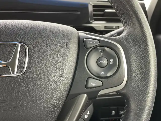 ホンダ ステップワゴン スパーダ ハイブリッド G ホンダセンシング 岡山県 2018(平30)年 5.6万km プラチナホワイトパール 純正ナビ VXM-194VFi/・地デジ/Bluetooth/DVD/CD/バックカメラ/両側パワースライドドア/ビルトインETC/ホンダセンシング /アダプティブクルーズコントロール/LEDヘッドライト/オートライト/プッシュスタート /スマートキー/フォグランプ/オートホールド /純正16インチアルミホイール