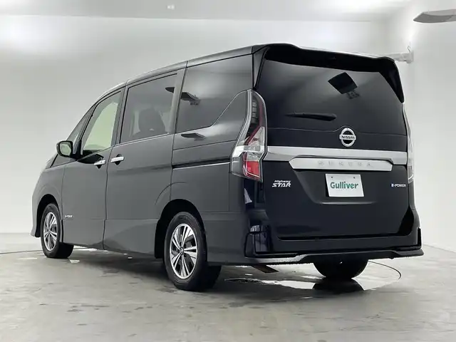 日産 セレナ e－パワー ハイウェイスター V 福井県 2020(令2)年 4.3万km ダイヤモンドブラック 純正SD10インチナビ　型式：MM519D-L/（Bluetooth/フルセグTV/CD/DVD/Blue-ray/FM/AM)/両側パワースライドドア/ハンズフリーパワースライドドア/コーナーセンサー/ブラインドスポットモニター/全方位運転支援システム/横滑り防止機能/クルーズコントロール/ETC/前方純正ドライブレコーダー　型式：DJ4-D/純正15インチアルミホイール/純正フロアマット/LEDヘッドライト/オートライト/ドアバイザー/ロールサンシェード/メーカー保証書/取扱説明書