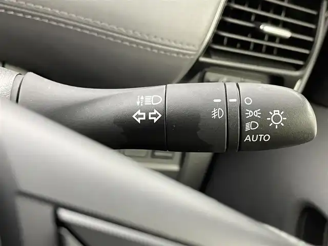 日産 セレナ e－パワー ハイウェイスター V 福井県 2020(令2)年 4.3万km ダイヤモンドブラック 純正SD10インチナビ　型式：MM519D-L/（Bluetooth/フルセグTV/CD/DVD/Blue-ray/FM/AM)/両側パワースライドドア/ハンズフリーパワースライドドア/コーナーセンサー/ブラインドスポットモニター/全方位運転支援システム/横滑り防止機能/クルーズコントロール/ETC/前方純正ドライブレコーダー　型式：DJ4-D/純正15インチアルミホイール/純正フロアマット/LEDヘッドライト/オートライト/ドアバイザー/ロールサンシェード/メーカー保証書/取扱説明書
