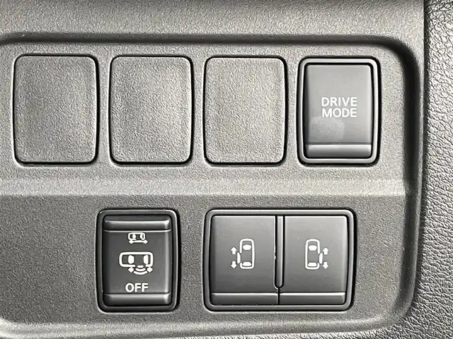日産 セレナ e－パワー ハイウェイスター V 福井県 2020(令2)年 4.3万km ダイヤモンドブラック 純正SD10インチナビ　型式：MM519D-L/（Bluetooth/フルセグTV/CD/DVD/Blue-ray/FM/AM)/両側パワースライドドア/ハンズフリーパワースライドドア/コーナーセンサー/ブラインドスポットモニター/全方位運転支援システム/横滑り防止機能/クルーズコントロール/ETC/前方純正ドライブレコーダー　型式：DJ4-D/純正15インチアルミホイール/純正フロアマット/LEDヘッドライト/オートライト/ドアバイザー/ロールサンシェード/メーカー保証書/取扱説明書