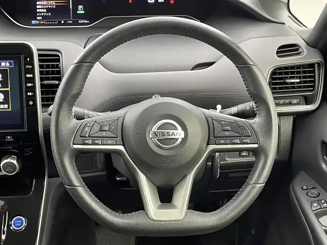 日産 セレナ e－パワー ハイウェイスター V 福井県 2020(令2)年 4.3万km ダイヤモンドブラック 純正SD10インチナビ　型式：MM519D-L/（Bluetooth/フルセグTV/CD/DVD/Blue-ray/FM/AM)/両側パワースライドドア/ハンズフリーパワースライドドア/コーナーセンサー/ブラインドスポットモニター/全方位運転支援システム/横滑り防止機能/クルーズコントロール/ETC/前方純正ドライブレコーダー　型式：DJ4-D/純正15インチアルミホイール/純正フロアマット/LEDヘッドライト/オートライト/ドアバイザー/ロールサンシェード/メーカー保証書/取扱説明書