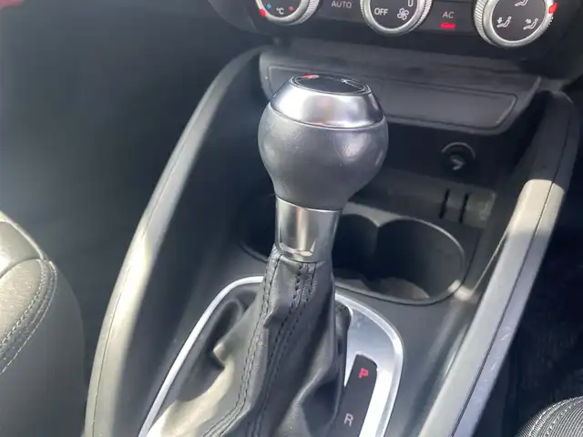 アウディ Ａ１ スポーツバック 1．4TFSI 福岡県 2012(平24)年 8.7万km 白 ・純正HDDナビ/Bluetooth/CD/・ハーフレザーシート/・ETC/・純正16AW/・プッシュスタート/・アイドリングストップ/・スマートキー/・スペアキー/・フルフラットシート/・オートライト/・保証書/・取扱説明書/・記録簿