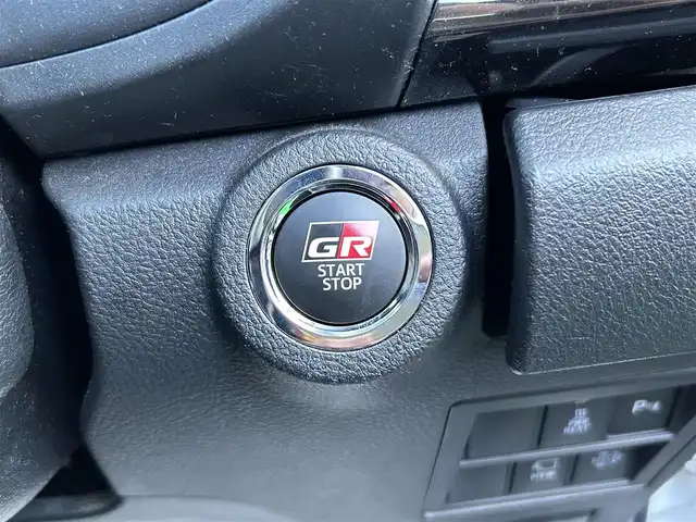 トヨタ ハイラックス Z GRスポーツ 長崎県 2023(令5)年 3.8万km スーパーホワイトⅡ ワンオーナー/純正ナビ/全方位モニター/パドルシフト/クルーズコントロール/D席パワーシート/ステアリングスイッチ/スマートキー/プッシュスタート/ETC/全席オートパワーウィンドウ/4WD