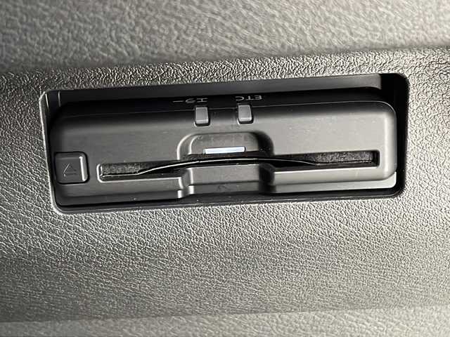 日産 キックス X 千葉県 2020(令2)年 1.6万km ブリリアントホワイトパール プロパイロット/純正9インチナビ/BT フルセグ CD DVD/全方位カメラ/ETC/純正ドライブレコーダー/デジタルインナーミラー/ハーフレザーシート/衝突軽減ブレーキ/レーンキープアシスト/レーダークルーズコントロール/前後コーナーセンサー/LEDヘッドライト/オートライト/プッシュスタート/スマートキー