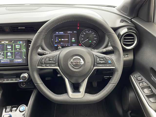 日産 キックス X 千葉県 2020(令2)年 1.6万km ブリリアントホワイトパール プロパイロット/純正9インチナビ/BT フルセグ CD DVD/全方位カメラ/ETC/純正ドライブレコーダー/デジタルインナーミラー/ハーフレザーシート/衝突軽減ブレーキ/レーンキープアシスト/レーダークルーズコントロール/前後コーナーセンサー/LEDヘッドライト/オートライト/プッシュスタート/スマートキー