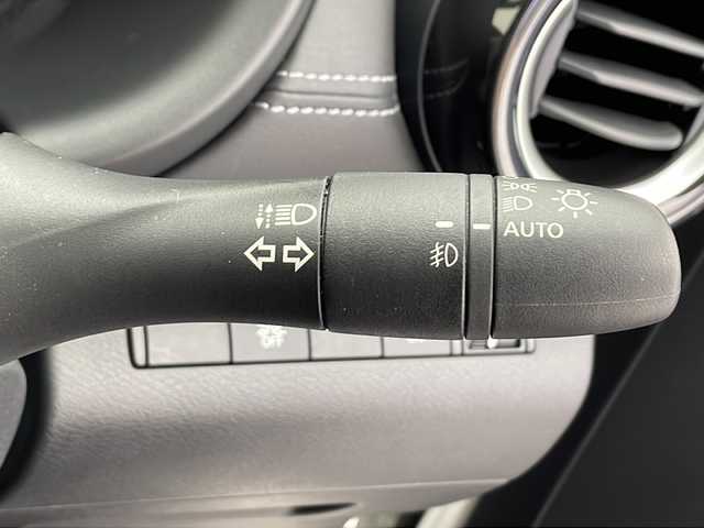 日産 キックス X 千葉県 2020(令2)年 1.6万km ブリリアントホワイトパール プロパイロット/純正9インチナビ/BT フルセグ CD DVD/全方位カメラ/ETC/純正ドライブレコーダー/デジタルインナーミラー/ハーフレザーシート/衝突軽減ブレーキ/レーンキープアシスト/レーダークルーズコントロール/前後コーナーセンサー/LEDヘッドライト/オートライト/プッシュスタート/スマートキー