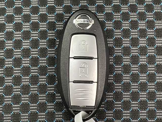 日産 キックス X 千葉県 2020(令2)年 1.6万km ブリリアントホワイトパール プロパイロット/純正9インチナビ/BT フルセグ CD DVD/全方位カメラ/ETC/純正ドライブレコーダー/デジタルインナーミラー/ハーフレザーシート/衝突軽減ブレーキ/レーンキープアシスト/レーダークルーズコントロール/前後コーナーセンサー/LEDヘッドライト/オートライト/プッシュスタート/スマートキー