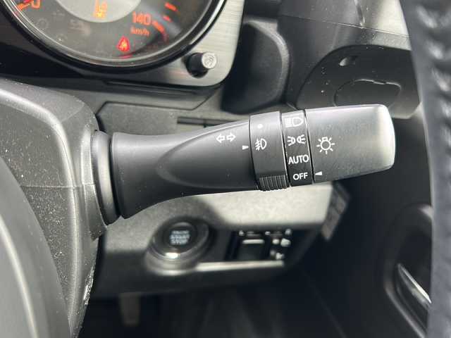 スズキ ジムニー XC 石川県 2020(令2)年 5万km キネティックイエロー/ブラック 4WD/ワンオーナー/衝突軽減ブレーキ/レーンキープアシスト/純正メモリーナビゲーション/【Bluetooth・CD・DVD・SD・フルセグTV】/型番：CN-RZ853/バックカメラ/クルーズコントロール/エンジンプッシュスタート/・スマートキー/・スペアキー/LEDヘッドライト/・オートライト/・フォグランプ/・ヘッドライトウォッシャー/前方ドライブレコーダー/ビルトインETC/前席シートヒーター/ヒルディセントコントロール/ステアリングリモコン/横滑り防止装置/純正フロアマット/保証書/取扱説明書/記録薄