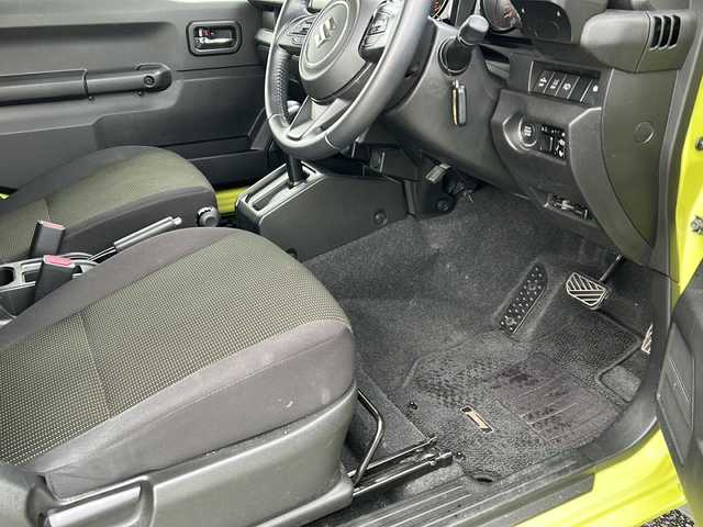 スズキ ジムニー XC 石川県 2020(令2)年 5万km キネティックイエロー/ブラック 4WD/ワンオーナー/衝突軽減ブレーキ/レーンキープアシスト/純正メモリーナビゲーション/【Bluetooth・CD・DVD・SD・フルセグTV】/型番：CN-RZ853/バックカメラ/クルーズコントロール/エンジンプッシュスタート/・スマートキー/・スペアキー/LEDヘッドライト/・オートライト/・フォグランプ/・ヘッドライトウォッシャー/前方ドライブレコーダー/ビルトインETC/前席シートヒーター/ヒルディセントコントロール/ステアリングリモコン/横滑り防止装置/純正フロアマット/保証書/取扱説明書/記録薄