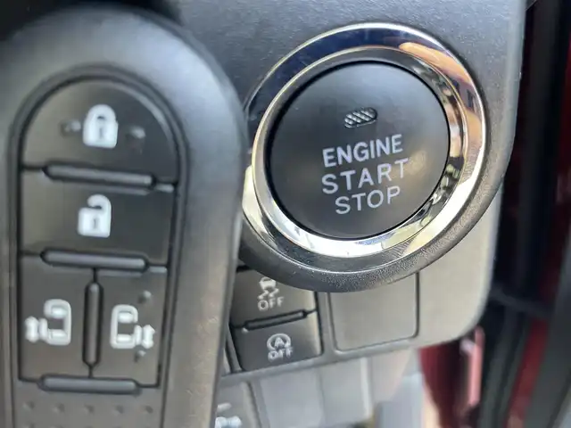 トヨタ タンク カスタムG 千葉県 2019(令1)年 1.6万km ファイアークォーツレッドM 純正7インチナビ/ステアリングスイッチ/バックカメラ/ETC/クルーズコントロール/前後コーナーセンサー/二列目サンシェード/純正アルミ/電動格納ミラー/LEDヘッドライト/衝突被害軽減ブレーキ