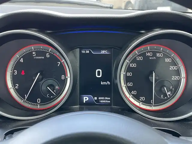 スズキ スイフト XG 道央・札幌 2023(令5)年 1.7万km ピュアホワイトP ４WD/社外メモリーナビ/CD/DVD/BT/フルセグ/デュアルセンサーブレーキサポート/横滑り防止装置/レーダークルーズコントロール/レーンキープアシスト/リヤパーキングセンサー/ブラインドスポットモニター/バックカメラ/ドライブレコーダー/前席シートヒーター/ステアリングリモコン/プッシュスタート/スマートキー/ハロゲンヘッドライト/オートライト/オートハイビーム/ヘッドライトレベライザー/電動格納ミラー/ヒーテッドドアミラー/純正フロアマット/ドアバイザー/スペアキー/鉄チンホイール付夏タイヤ積込/175/65/R15/2023年/山5mm