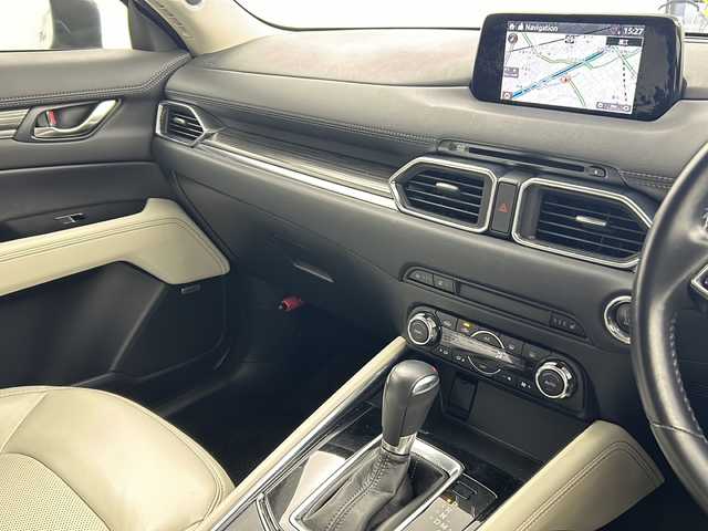 マツダ ＣＸ－５ XD Lパッケージ 大阪府 2017(平29)年 4.8万km マシーングレープレミアムM 純正７インチSDナビ/TV/CD/DVD/ブルートゥース/AUX/USB/バックカメラ/パワーバックドア/ハンドルヒーター/白革シート/・シートヒーター/ヘッドアップディスプレイ/ブラインドスポットモニター/レーダークルーズコントロール/BOSEスピーカー/純正１９インチAW/純正LEDヘッドライト/ビルトインETC