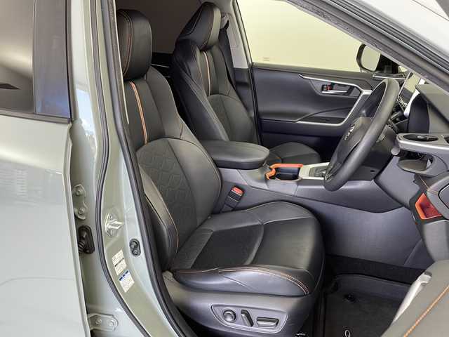 トヨタ ＲＡＶ４ アドベンチャー 茨城県 2020(令2)年 4.6万km アッシュグレーメタリック/アーバンカーキ 純正９インチナビ　フルセグＴＶ　ＵＳＢ　Ｂｌｕｅｔｈｏｏｔｈ　ＥＴＣ２．０　前後ドラレコ　ＬＥＤライト　オートライト　フォグランプ　オートマ地区ハイビーム　追従クルコン　パワーシート　ダウンヒルアシス