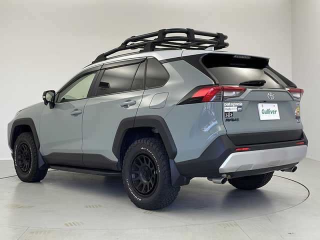 トヨタ ＲＡＶ４ アドベンチャー 茨城県 2020(令2)年 4.6万km アッシュグレーメタリック/アーバンカーキ 純正９インチナビ　フルセグＴＶ　ＵＳＢ　Ｂｌｕｅｔｈｏｏｔｈ　ＥＴＣ２．０　前後ドラレコ　ＬＥＤライト　オートライト　フォグランプ　オートマ地区ハイビーム　追従クルコン　パワーシート　ダウンヒルアシス