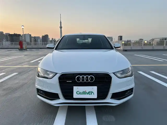 アウディ Ａ４ 2．0 TFSI クワトロ 東京都 2014(平26)年 1万km 白 ワンオーナー/ディーラー車/４WD/純正ナビ（CD/BT/地デジTV/ジュークBOX)/バックカメラ/ハーフレザーシート/シートヒーター/純正１８インチアルミ/エンジンプッシュボタン/アイドリングストップ/パワーシート/パドルシフト/ヒーテッドミラー/ETC/純正マット/スペアキー１本/保証書・取説