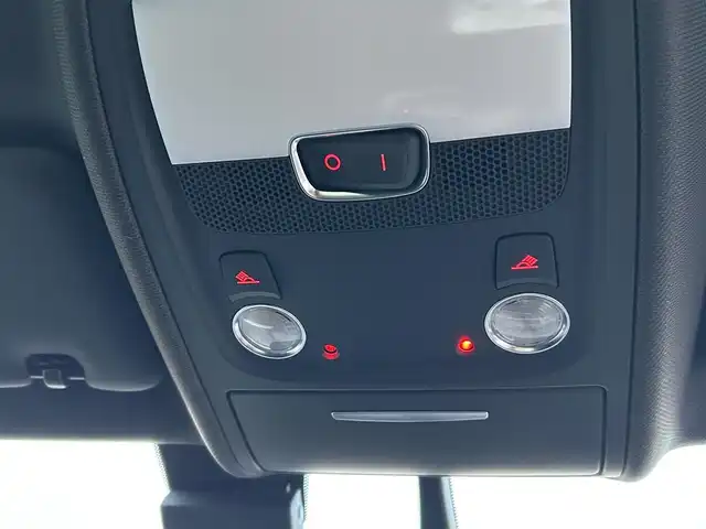 アウディ Ａ４ 2．0 TFSI クワトロ 東京都 2014(平26)年 1万km 白 ワンオーナー/ディーラー車/４WD/純正ナビ（CD/BT/地デジTV/ジュークBOX)/バックカメラ/ハーフレザーシート/シートヒーター/純正１８インチアルミ/エンジンプッシュボタン/アイドリングストップ/パワーシート/パドルシフト/ヒーテッドミラー/ETC/純正マット/スペアキー１本/保証書・取説