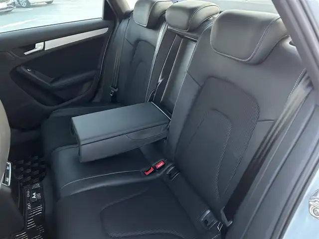 アウディ Ａ４ 2．0 TFSI クワトロ 東京都 2014(平26)年 1万km 白 ワンオーナー/ディーラー車/４WD/純正ナビ（CD/BT/地デジTV/ジュークBOX)/バックカメラ/ハーフレザーシート/シートヒーター/純正１８インチアルミ/エンジンプッシュボタン/アイドリングストップ/パワーシート/パドルシフト/ヒーテッドミラー/ETC/純正マット/スペアキー１本/保証書・取説