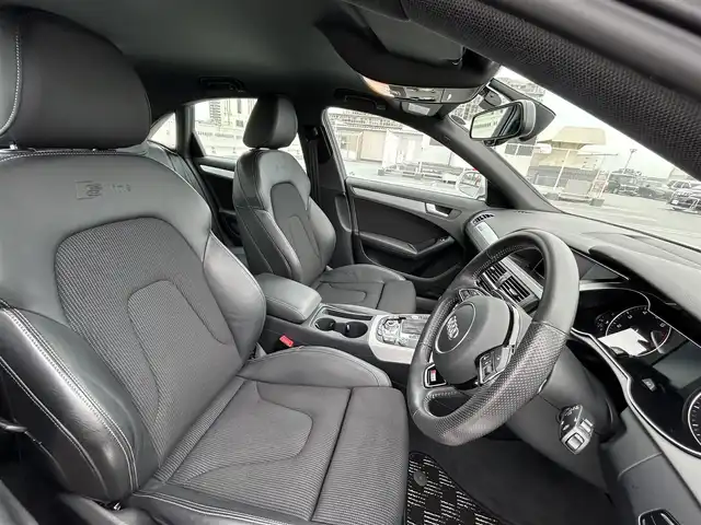 アウディ Ａ４ 2．0 TFSI クワトロ 東京都 2014(平26)年 1万km 白 ワンオーナー/ディーラー車/４WD/純正ナビ（CD/BT/地デジTV/ジュークBOX)/バックカメラ/ハーフレザーシート/シートヒーター/純正１８インチアルミ/エンジンプッシュボタン/アイドリングストップ/パワーシート/パドルシフト/ヒーテッドミラー/ETC/純正マット/スペアキー１本/保証書・取説