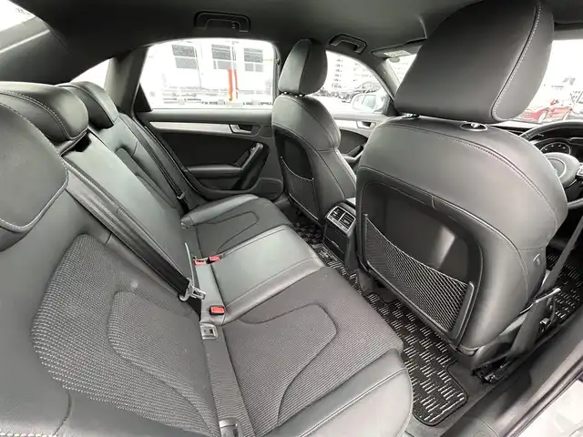 アウディ Ａ４ 2．0 TFSI クワトロ 東京都 2014(平26)年 1万km 白 ワンオーナー/ディーラー車/４WD/純正ナビ（CD/BT/地デジTV/ジュークBOX)/バックカメラ/ハーフレザーシート/シートヒーター/純正１８インチアルミ/エンジンプッシュボタン/アイドリングストップ/パワーシート/パドルシフト/ヒーテッドミラー/ETC/純正マット/スペアキー１本/保証書・取説