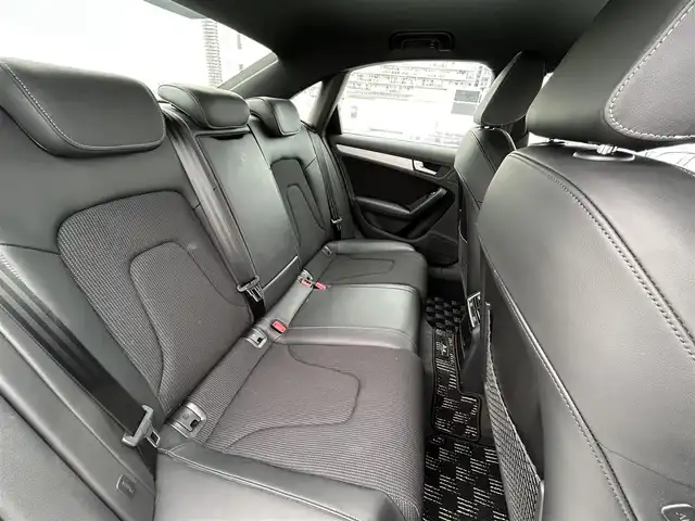 アウディ Ａ４ 2．0 TFSI クワトロ 東京都 2014(平26)年 1万km 白 ワンオーナー/ディーラー車/４WD/純正ナビ（CD/BT/地デジTV/ジュークBOX)/バックカメラ/ハーフレザーシート/シートヒーター/純正１８インチアルミ/エンジンプッシュボタン/アイドリングストップ/パワーシート/パドルシフト/ヒーテッドミラー/ETC/純正マット/スペアキー１本/保証書・取説