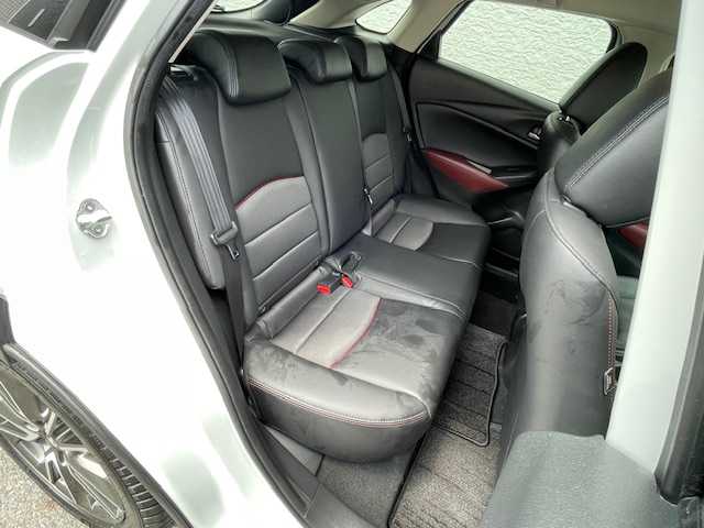 マツダ ＣＸ－３ XD ツーリング 愛知県 2015(平27)年 5.3万km セラミックM /ワンオーナー車//禁煙車//純正メモリーナビ//フルセグTV・CD・DVD//ETC/バックカメラ//ドラレコ//LEDヘッドライト//オートライト//アダプティブ・ドライビング・ディスプレイ//スマートシティブレーキサポート(SCBS)//誤発進抑制機能//クルーズコントロール//ブラインド・スポット・モニター(BSM)//リヤ・クロス・トラフィック・アラート(RCTA)//ヒルスタートアシスト//i-stop//アダプティブ・フロントライティング・システム//革巻きステアリング//ステアリングスイッチ//パドルシフト//オートワイパー//前席シートヒーター//合皮/クロスコンビシート//コマンダーコントロール//カミングホームライト//純正フロアマット//スペアキー1本//新車保証書/取扱説明書//ナビ説明書//記録簿R3・R5