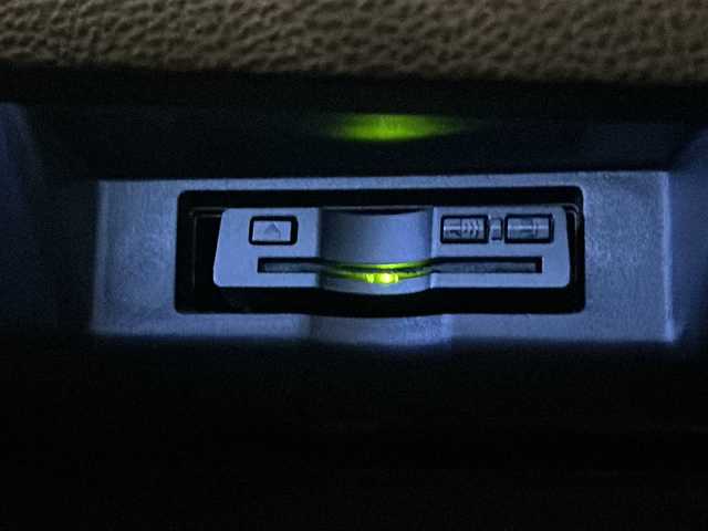 トヨタ ハリアー 京都府 2015(平27)年 7.1万km ホワイトパールクリスタルシャイン 社外９インチナビ　モデリスタエアロ　バックカメラ　パワーシート　クルーズコントロール　ＥＴＣ　アイドリングストップ　Ｂｌｕｅｔｏｏｔｈ　ＬＥＤライト　フルセグテレビ　ハーフレザーシート　禁煙車