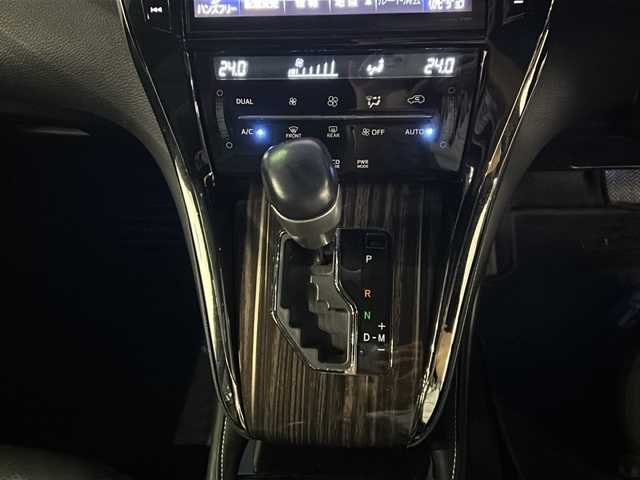 トヨタ ハリアー 京都府 2015(平27)年 7.1万km ホワイトパールクリスタルシャイン 社外９インチナビ　モデリスタエアロ　バックカメラ　パワーシート　クルーズコントロール　ＥＴＣ　アイドリングストップ　Ｂｌｕｅｔｏｏｔｈ　ＬＥＤライト　フルセグテレビ　ハーフレザーシート　禁煙車