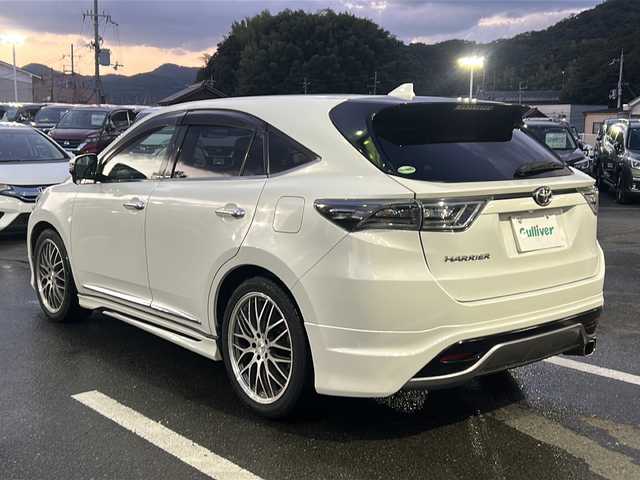 トヨタ ハリアー 京都府 2015(平27)年 7.1万km ホワイトパールクリスタルシャイン 社外９インチナビ　モデリスタエアロ　バックカメラ　パワーシート　クルーズコントロール　ＥＴＣ　アイドリングストップ　Ｂｌｕｅｔｏｏｔｈ　ＬＥＤライト　フルセグテレビ　ハーフレザーシート　禁煙車