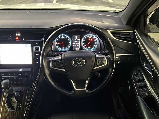 トヨタ ハリアー 京都府 2015(平27)年 7.1万km ホワイトパールクリスタルシャイン 社外９インチナビ　モデリスタエアロ　バックカメラ　パワーシート　クルーズコントロール　ＥＴＣ　アイドリングストップ　Ｂｌｕｅｔｏｏｔｈ　ＬＥＤライト　フルセグテレビ　ハーフレザーシート　禁煙車