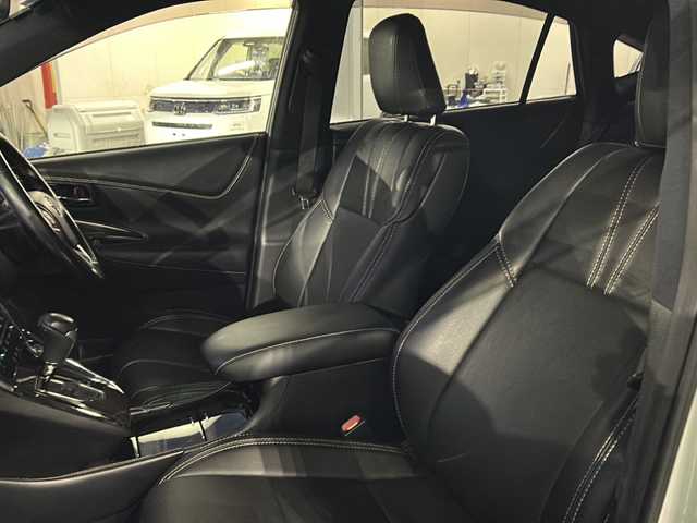 トヨタ ハリアー 京都府 2015(平27)年 7.1万km ホワイトパールクリスタルシャイン 社外９インチナビ　モデリスタエアロ　バックカメラ　パワーシート　クルーズコントロール　ＥＴＣ　アイドリングストップ　Ｂｌｕｅｔｏｏｔｈ　ＬＥＤライト　フルセグテレビ　ハーフレザーシート　禁煙車