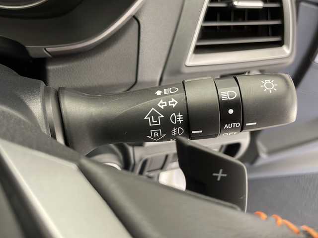 スバル インプレッサ ＸＶ 2．0i－S アイサイト 長野県 2018(平30)年 6.6万km クリスタルホワイトP 4WD/純正メモリナビ&フルセグTV&USB&BT/アイサイト/アダプティブクルーズコントロール/レーンキープアシスト/車線逸脱警報/衝突軽減ブレーキ/ブラインドスポットモニター/レザーシート/前席シートヒーター/前席パワーシート/運転席シートメモリ/ステアリングスイッチ/パドルシフト/バックカメラ/ETC/LEDヘッドライト/オートライト/フロントフォグランプ/リアフォグランプ/電動格納ミラー/ウィンカーミラー/ドアミラーヒーター/電動ホールド/純正18インチAW装着/社外フロアマット/ドアバイザー/プッシュスタート/スマートキー/スペアキー1本