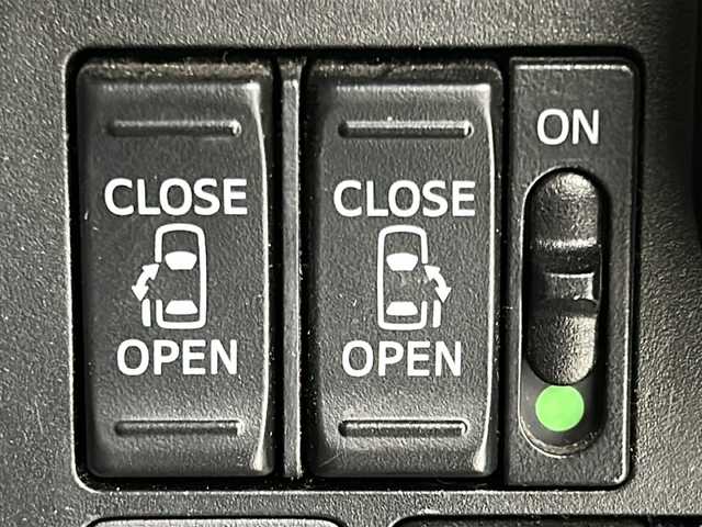 トヨタ ルーミー カスタムG－T 宮城県 2018(平30)年 6万km ブラックマイカメタリック スマートアシストII/・衝突軽減ブレーキ/・レーンキープアシスト/純正9インチナビ/地図SDカード無/・CD.DVD.SD.BT/バックカメラ/両側パワースライドドア/クルーズコントロール/ビルトインＥＴＣ/前席シートヒーター/前後ドライブレコーダー/LEDヘッドライト/フォグランプ/アイドリングストップ/横滑り防止装置/プッシュスタート/スマートキー/純正15インチアルミホイール/ロールサンシェード/シートバックテーブル