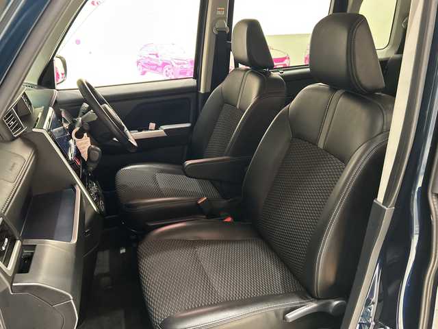 ダイハツ トール カスタムG 埼玉県 2020(令2)年 4.4万km レーザーブルークリスタルシャイン スマートアシスト /9インチメモリナビ/　　CD/DVD/BT/フルセグ /バックカメラ /両側パワースライドドア /オートクルーズコントロール /LEDオートライト /ハーフレザーシート /シートヒーター /純正14インチアルミホイール /電子パーキング/ステアリングスイッチ /純正ETC/禁煙車