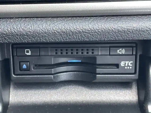 トヨタ クラウン ハイブリッド アスリートS J－フロンティア 東京都 2017(平29)年 7.2万km ホワイトパールクリスタルシャイン 純正ナビ　/・TV　Bluetooth　DVD　CD/電動シート　/シートヒーター　/ハーフレザーシート　/ＴＶ　/レーダークルーズコントロール　/セーフティーセンス　/ＥＴＣ　/純正アルミホイール　/純正フロアマット　/純正サイドバイザー　/ドラレコ/ABS/横滑り防止装置/コーナーセンサー/オートライト/LED/衝突被害軽減ブレーキ純正ナビ　/・TV　Bluetooth　DVD　CD/電動シート　/シートヒーター　/ハーフレザーシート　/ＴＶ　/レーダークルーズコントロール　/セーフティーセンス　/ＥＴＣ　/純正アルミホイール　/純正フロアマット　/純正サイドバイザー　/ドラレコ/ABS/横滑り防止装置/コーナーセンサー/オートライト/LED/衝突被害軽減ブレーキ