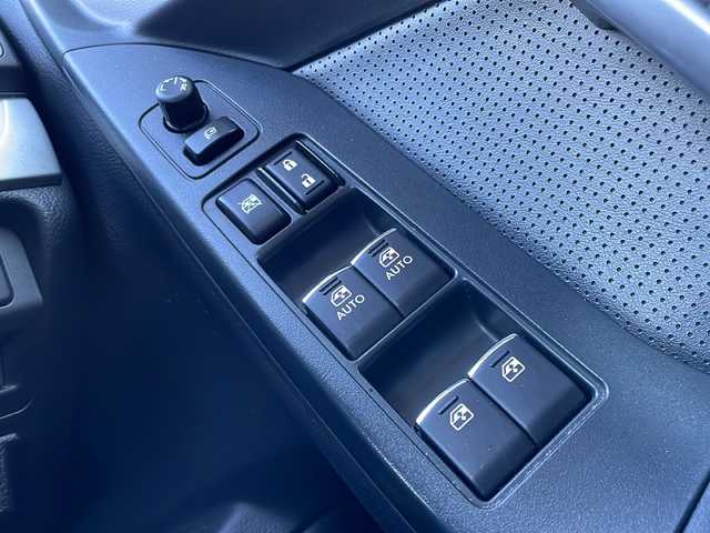 スバル フォレスター 2．0XT アイサイト アドバン 道東・釧路十勝 2018(平30)年 8.1万km クリスタルホワイトP 4WD/純正OPナビ（DIATONE SOUND NAVI）/・フルセグ/CD/DVD/BT/SD//ラジオ/バックカメラ/アイサイトversion3/レーダークルーズコントロール/ブラインドスポットモニター/レーンキープアシスト/パワーバックドア（メモリー機能付）/パドルシフト/ステアリングスイッチ/フロントパワーシート/フロント/リアシートヒーター/ハーフレザーシート/LEDアクセサリーライナー/LEDヘッドライト/フォグランプ/ETC/フロアマット/ドアバイザー