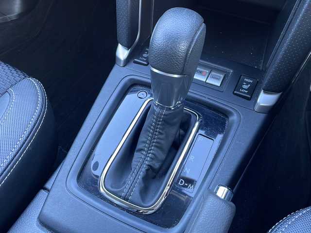 スバル フォレスター 2．0XT アイサイト アドバン 道東・釧路十勝 2018(平30)年 8.1万km クリスタルホワイトP 4WD/純正OPナビ（DIATONE SOUND NAVI）/・フルセグ/CD/DVD/BT/SD//ラジオ/バックカメラ/アイサイトversion3/レーダークルーズコントロール/ブラインドスポットモニター/レーンキープアシスト/パワーバックドア（メモリー機能付）/パドルシフト/ステアリングスイッチ/フロントパワーシート/フロント/リアシートヒーター/ハーフレザーシート/LEDアクセサリーライナー/LEDヘッドライト/フォグランプ/ETC/フロアマット/ドアバイザー