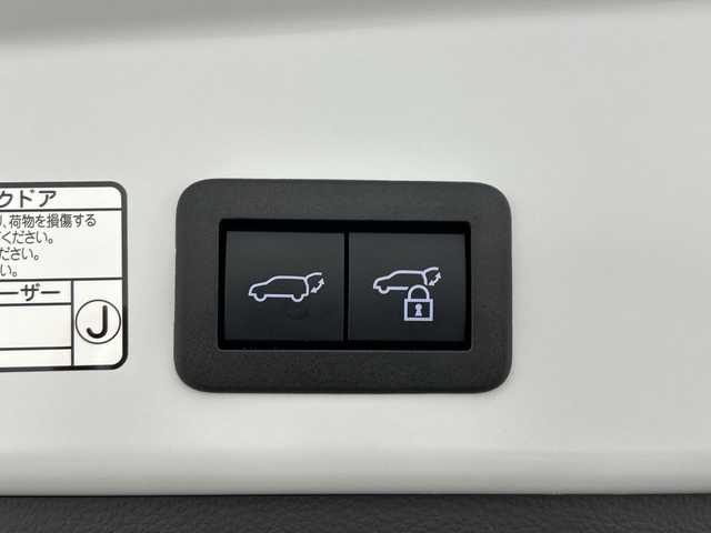 トヨタ カローラ クロス ハイブリッド Z 三重県 2023(令5)年 3.1万km プラチナホワイトパールマイカ /禁煙車//純正ナビ/（BT.USB.AｐｐleCarPlay.AndroidAuto）//フルセグTV//全方位カメラ//トヨタセーフティセンス/・PCS/・BSM/・LTA/・レーダークルーズコントロール//クリアランスソナー//パワーバックドア//シートヒーター//オートハイビーム//ステアリングスイッチ//ビルトインETC２．０