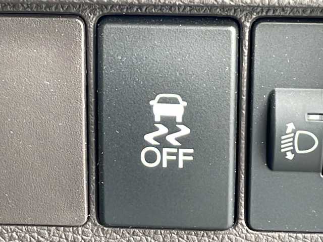 ホンダ Ｎ ＯＮＥ セレクト 岐阜県 2019(令1)年 4.5万km プラチナホワイトパール 禁煙車/AM/FM/CD/DVD/USBオーディオ/社外ナビ/シートヒーター/ハーフレザーシート/ビルトインETC/バックカメラ/内装木目調/アイドリングストップ/チップアップシート/純正フロアマット/Wエアバッグ/オートエアコン/電動格納ミラー/スマートキー