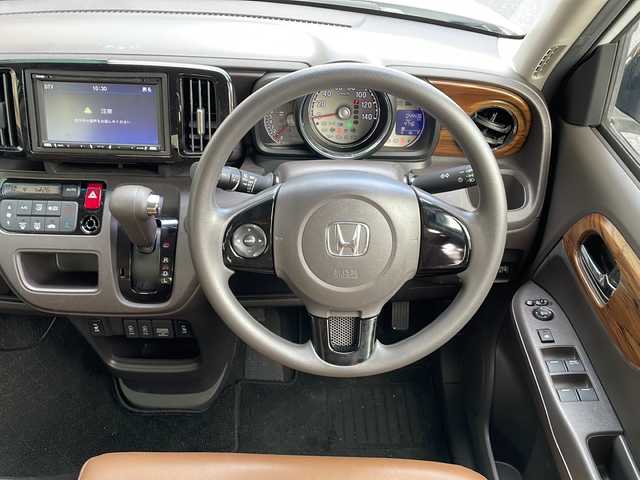 ホンダ Ｎ ＯＮＥ セレクト 岐阜県 2019(令1)年 4.5万km プラチナホワイトパール 禁煙車/AM/FM/CD/DVD/USBオーディオ/社外ナビ/シートヒーター/ハーフレザーシート/ビルトインETC/バックカメラ/内装木目調/アイドリングストップ/チップアップシート/純正フロアマット/Wエアバッグ/オートエアコン/電動格納ミラー/スマートキー